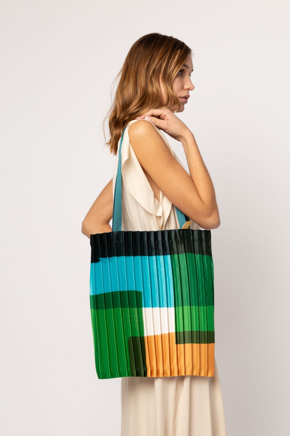 Pleated clearance tote bag